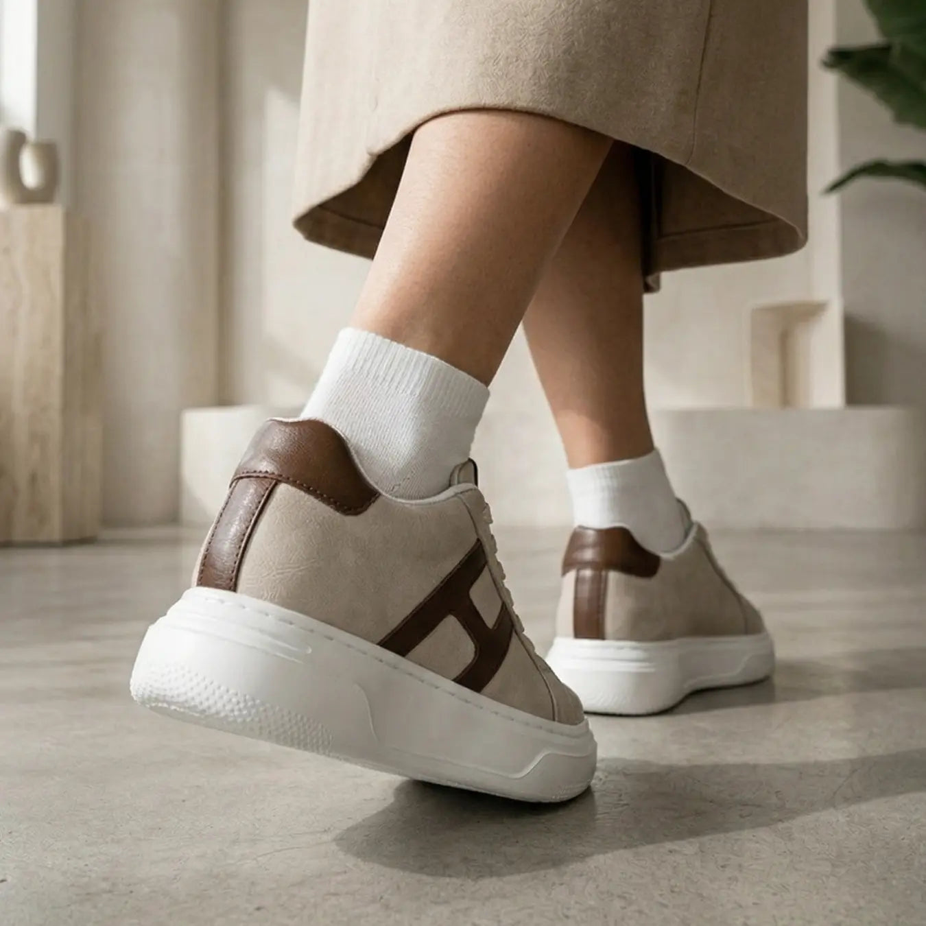 Hexo 8cm height increasing leather sneakers for women - Lucimora