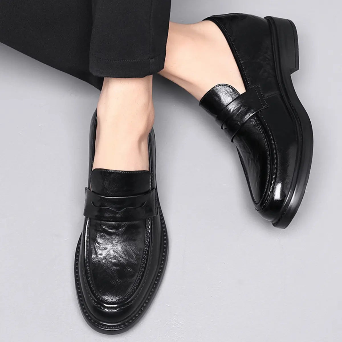 Tarkon cowhide leather height increasing black loafers for men - lucimora